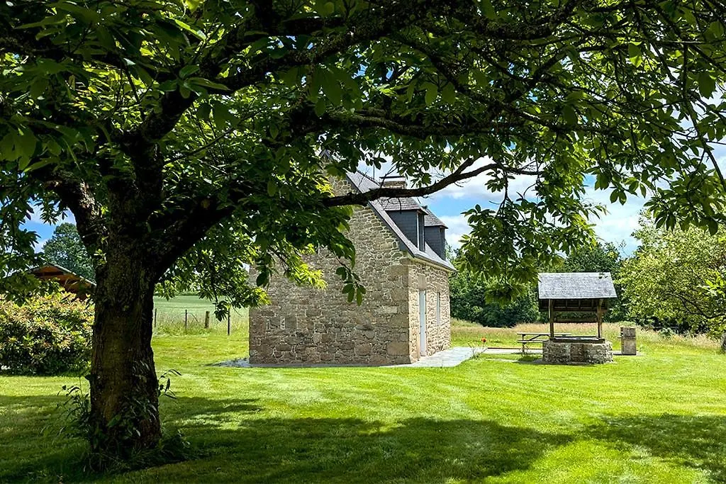 Au Coin Du Chataignier Saint-Georges-de-Reintembault Holiday home