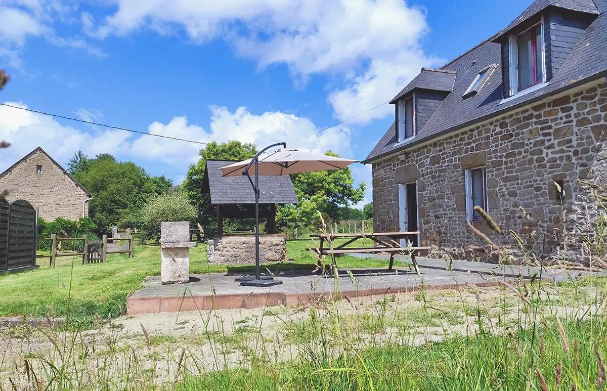 Holiday home Au Coin Du Chataignier Saint-Georges-de-Reintembault